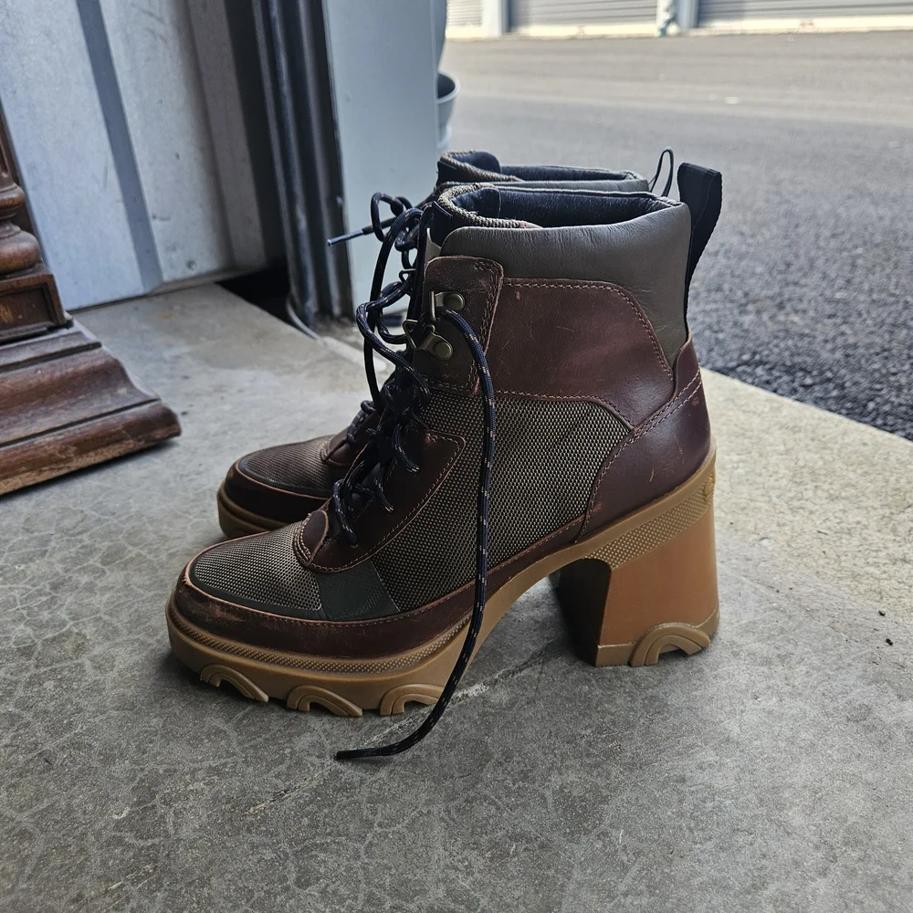 Sorel Brown and Tan Heeled Boots - Picture 3 of 7